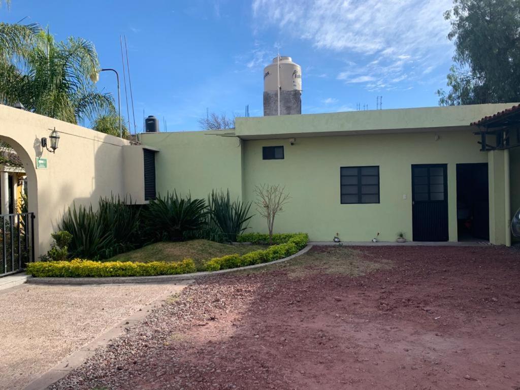 Estancia Santa Fe Celaya  Exterior photo
